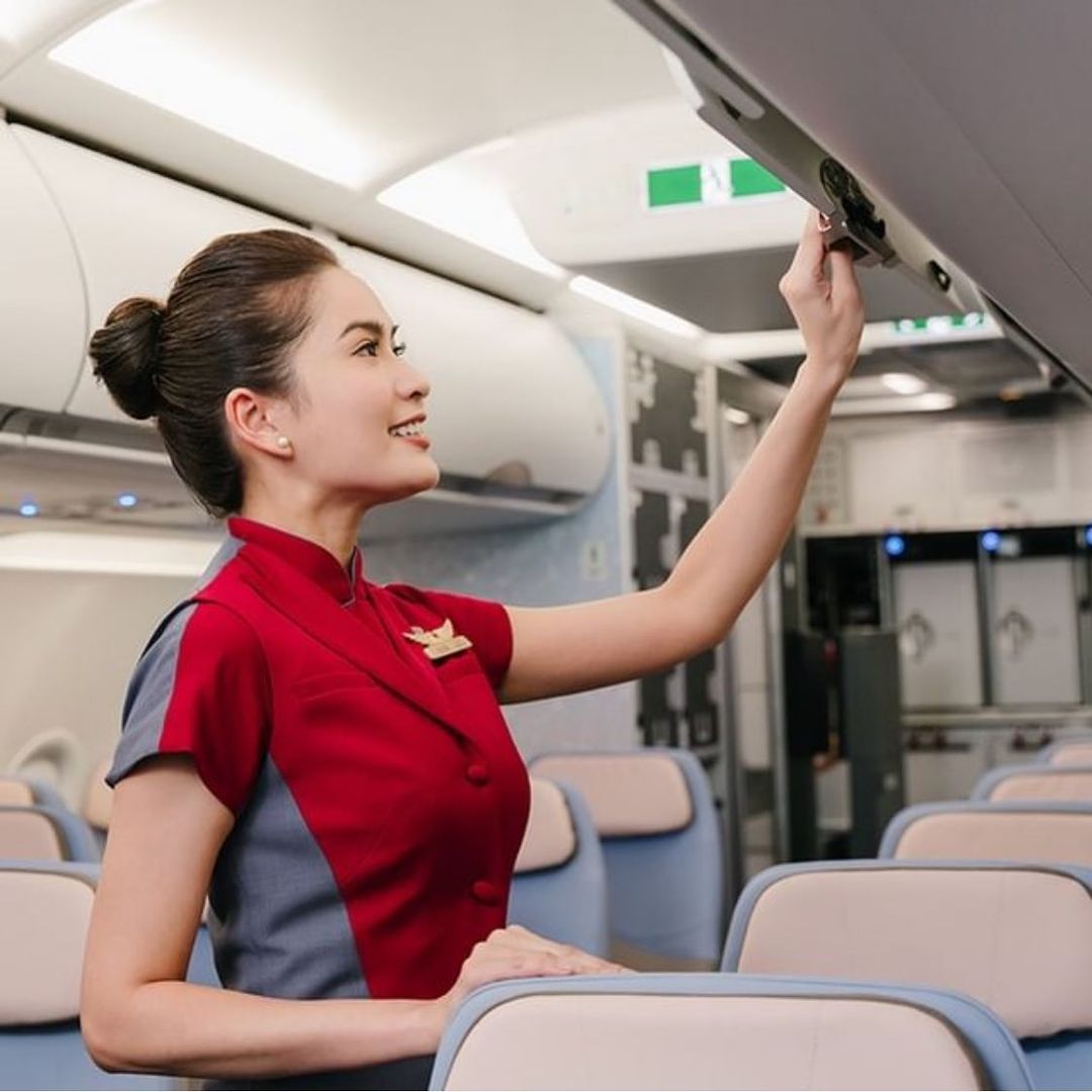Mile-High Beauty: A flight attendant's secrets to looking great on the job  — Project Vanity